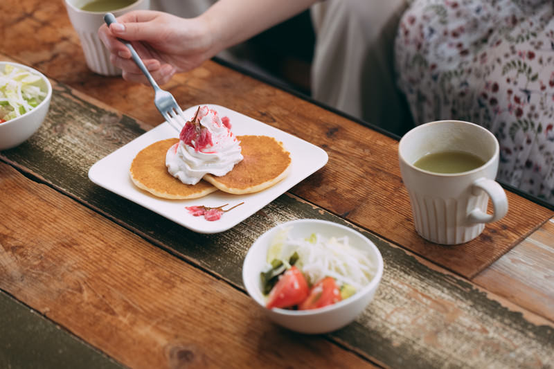 パンケーキとサラダ